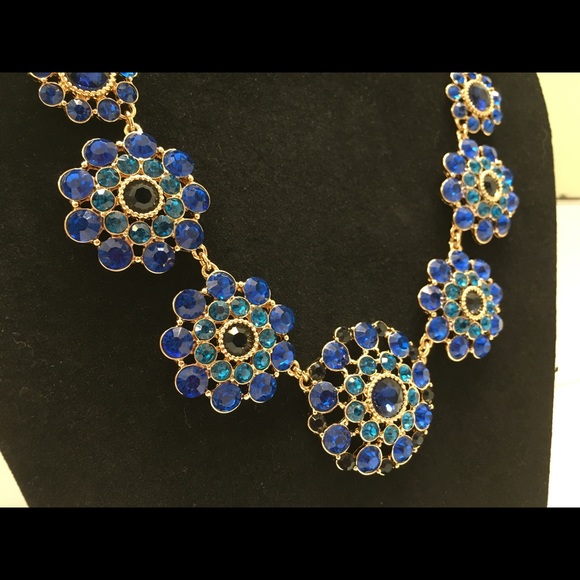 Monet Statement Necklace - Picture 2 of 5